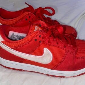 Nike Dunk Low Valentine’s GS Size 1Y